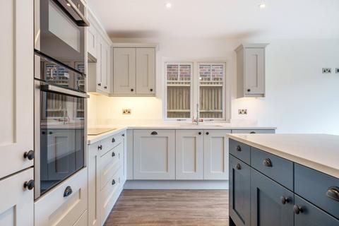 48a Dowlans Road, Great Bookham, Leatherhead, KT23 4LE