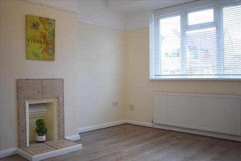 3 bedroom end of terrace house to rent, Imperial Road, Bedfont, TW14