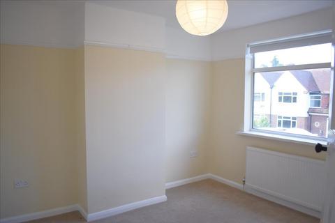 3 bedroom end of terrace house to rent, Imperial Road, Bedfont, TW14