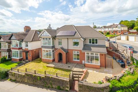 54 Croft Road, Swindon, SN1 4DW