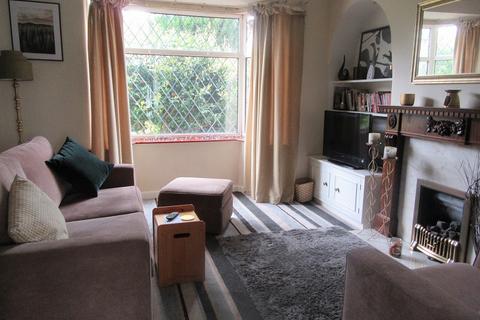 3 bedroom semi-detached house to rent, Beech Walk, Stretford, Manchester. M32 9AG