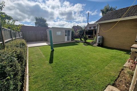 2 Barn Close, Crewkerne, TA18 8BL
