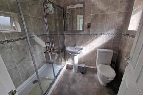 2 Barn Close, Crewkerne, TA18 8BL
