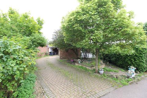 3 bedroom bungalow to rent, Brickfield Road, Renhold, Bedford