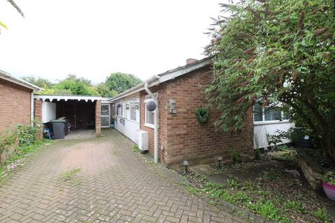 3 bedroom bungalow to rent, Brickfield Road, Renhold, Bedford