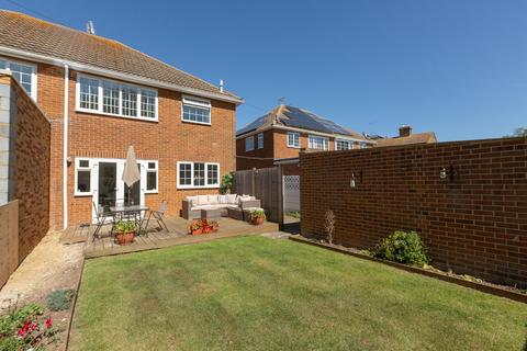 4 Cross Road, Birchington, CT7 9HN