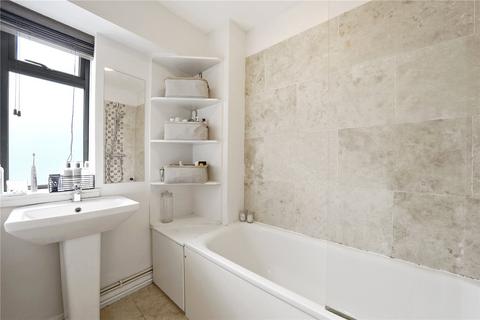 3 bedroom apartment for sale - Victoria Court, Kingsbridge Avenue, London, W3