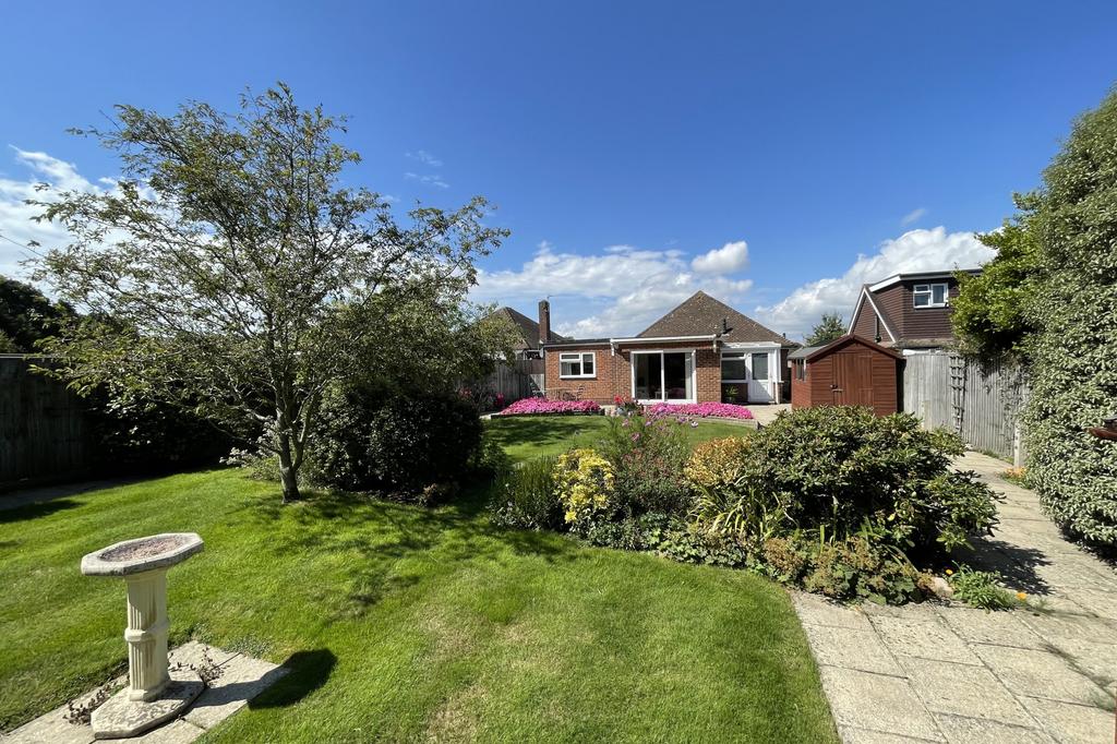 Brightling Road, Polegate, East... 3 bed bungalow £450,000