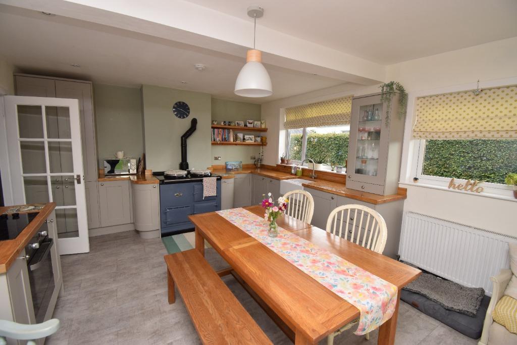 Bank Street, Conon Bridge, IV7 3 bed detached house £1,100 pcm (£254 pw)