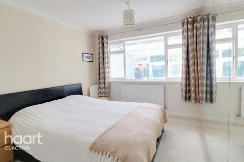 2 bedroom semi-detached bungalow for sale, James Gardens, Clacton-On-Sea