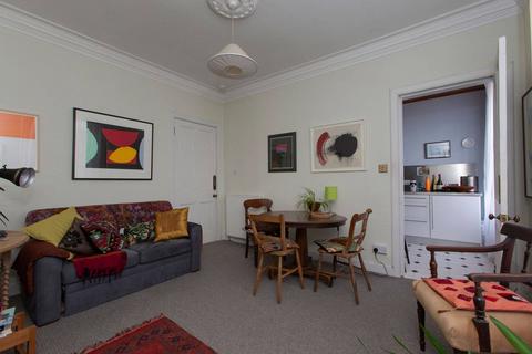 2f1, 1 Munro Place, Edinburgh, EH3 5LJ