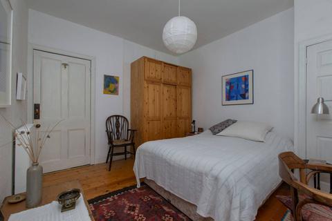 2f1, 1 Munro Place, Edinburgh, EH3 5LJ