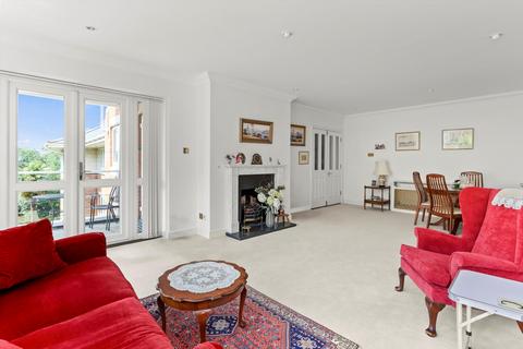 3 bedroom flat for sale, Broadwater Place, Weybridge, Surrey, KT13