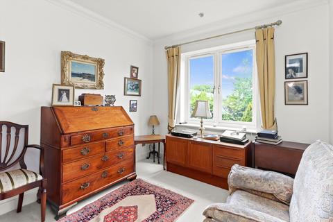 3 bedroom flat for sale, Broadwater Place, Weybridge, Surrey, KT13