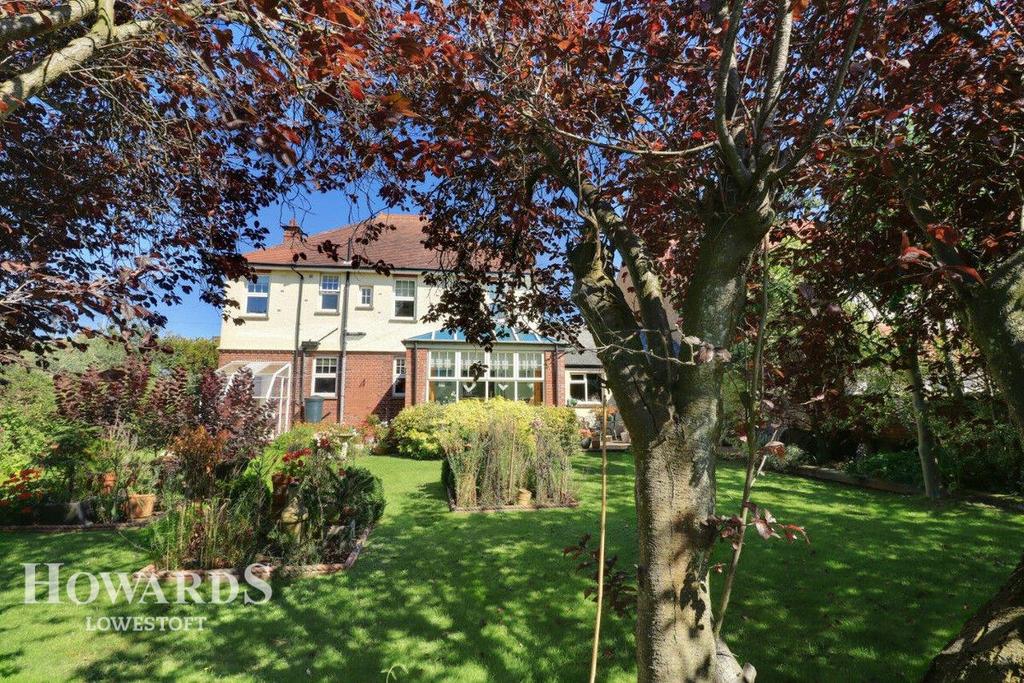Corton Road, Lowestoft 5 bed detached house for sale £600,000