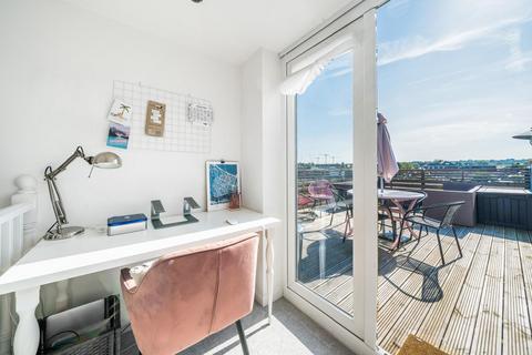 2 bedroom flat for sale, Balham Hill, Balham