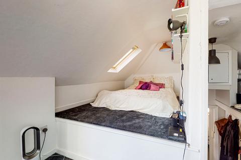 1 bedroom apartment to rent, Highbury Hill, London, N5