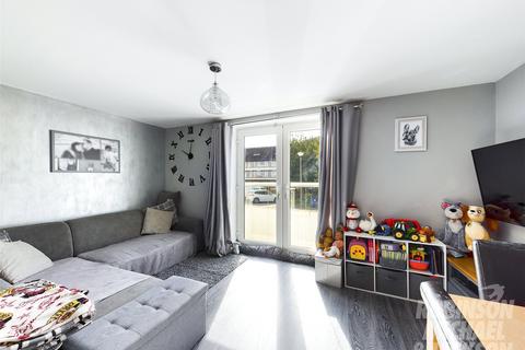 2 bedroom end of terrace house for sale, Crown Road, Sittingbourne, Kent, ME10