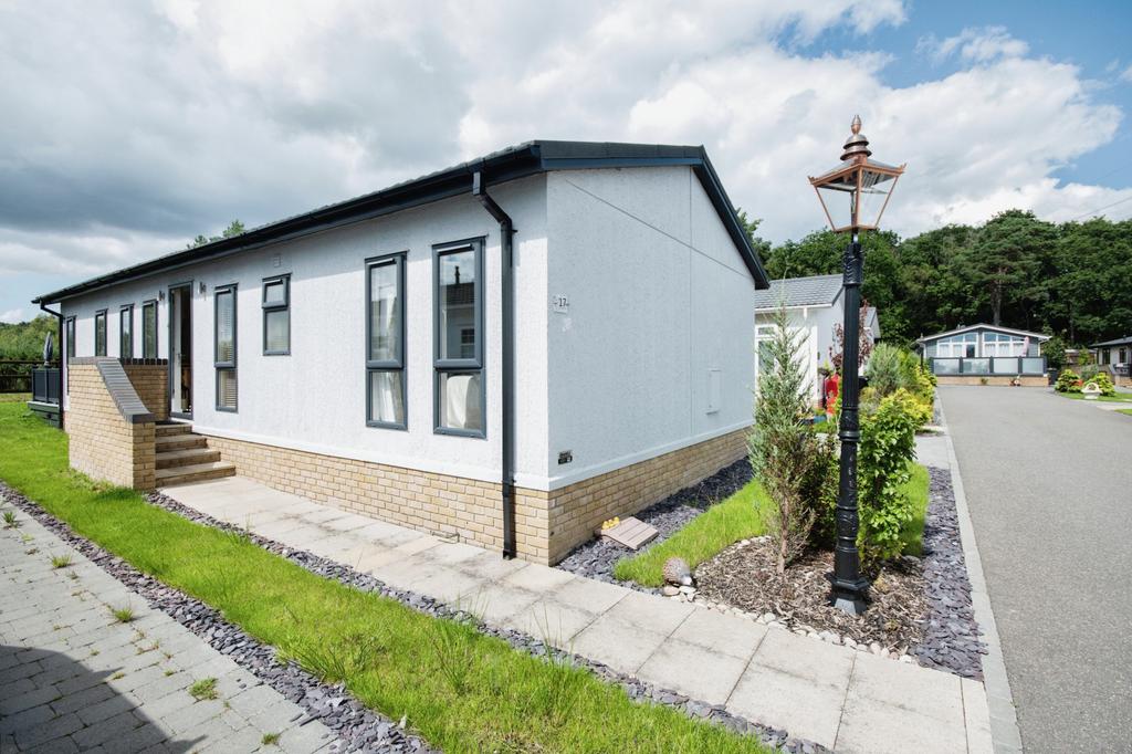 Three Legged Cross, Wimborne, Dorset, BH21 2 bed park home for sale £