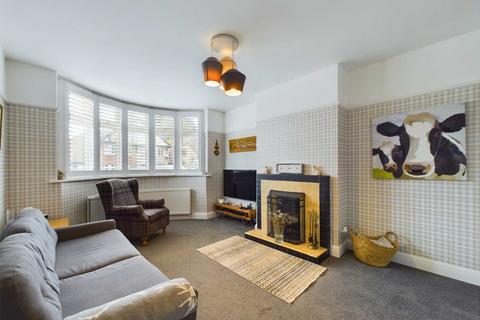 14 Cedar Walk, Hemel Hempstead, HP3 9EB