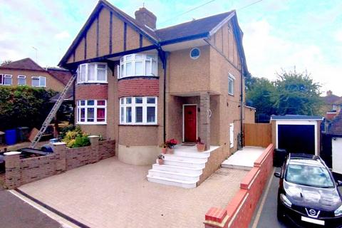 14 Cedar Walk, Hemel Hempstead, HP3 9EB