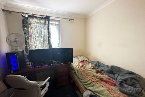52 Ravensbourne Crescent, Romford, RM3 0UB