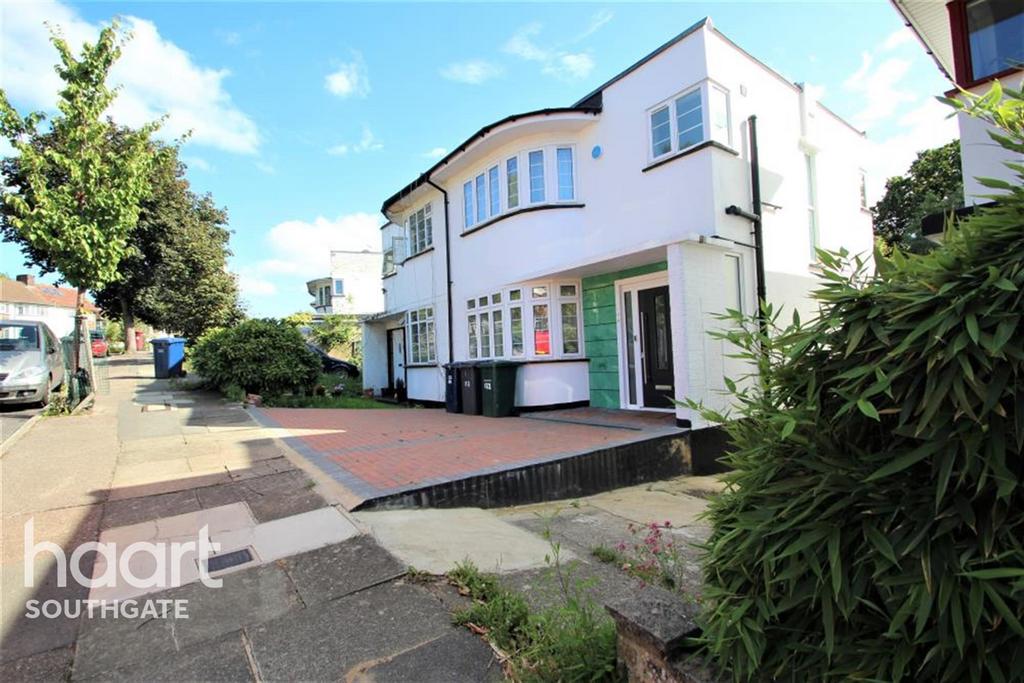Whitehouse Way, N14 3 bed semidetached house £3,000 pcm (£692 pw)