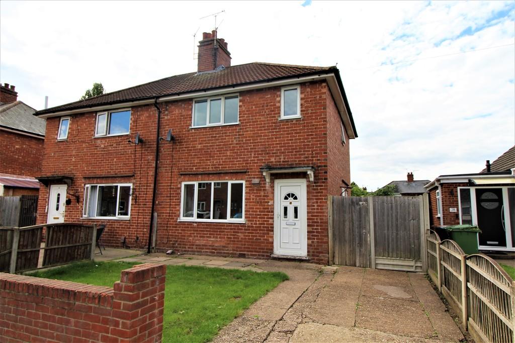 Highfield Avenue, Lincoln 3 bed semidetached house for sale £164,950