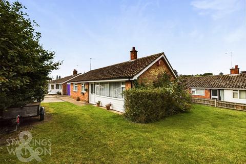 3 bedroom detached bungalow for sale, Church Close, Chedgrave, Norwich