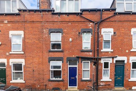 2 bedroom terraced house to rent, Highbury Lane, Meanwood, Leeds, LS6