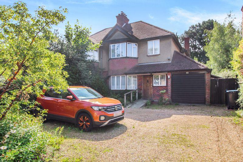 COURT ROAD, CATERHAM ON THE HILL 3 bed semidetached house for sale £