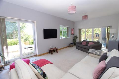 4 bedroom detached house for sale, Queens Drive, Colwyn Bay