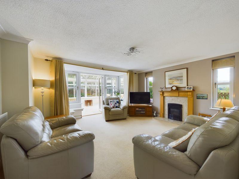 NEW 22 Moss Side Crescent, Biggar 5 bed detached house for sale £449,500