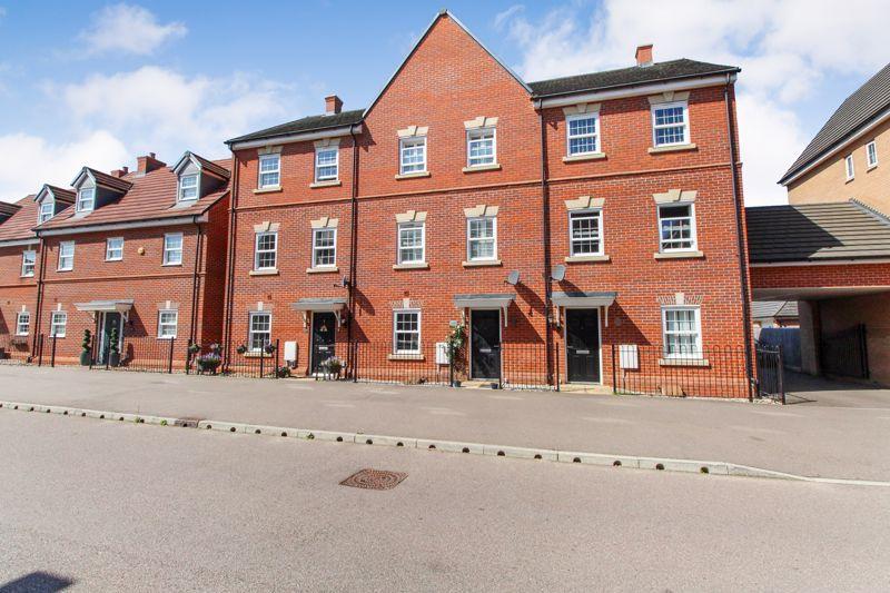 Brooklands Avenue, Bedford MK42 4 bed terraced house for sale £350,000