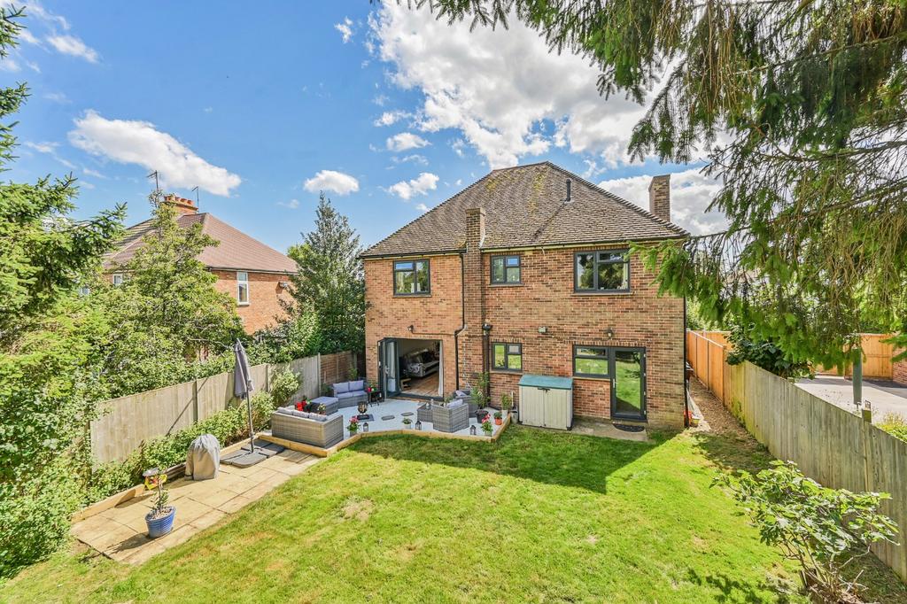 Canterbury Road, Kennington, Ashford, Kent, TN24 4 bed detached house