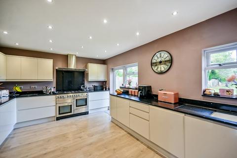 4 bedroom detached house for sale, Canterbury Road, Kennington, Ashford, Kent, TN24