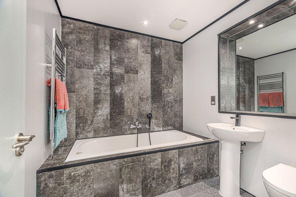 En Suite Bathroom