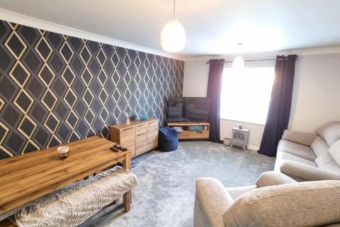 2 bedroom flat to rent, Seamer House