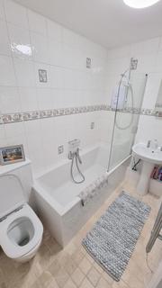 2 bedroom flat to rent, Seamer House