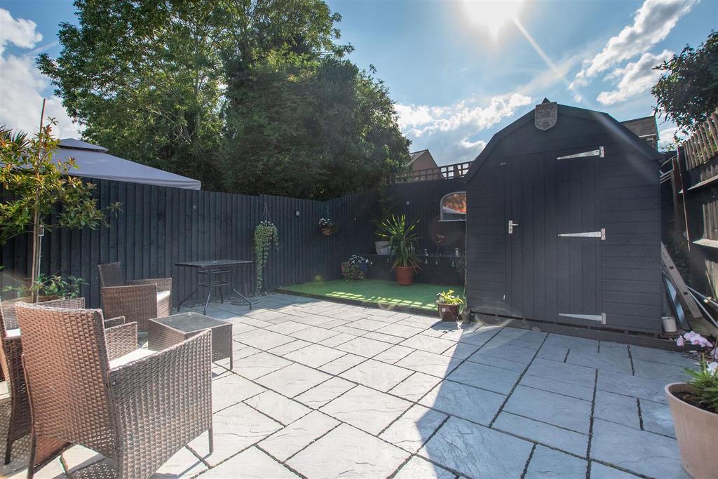 Butterfields, Wellingborough 2 bed house £225,000