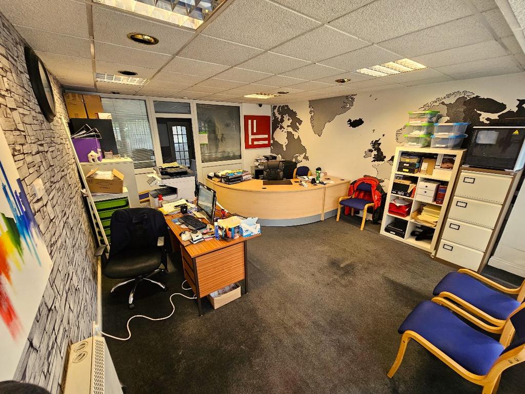 Slade Lane, Burnage, Manchester, M19 Office to rent £750 pcm (£173 pw)