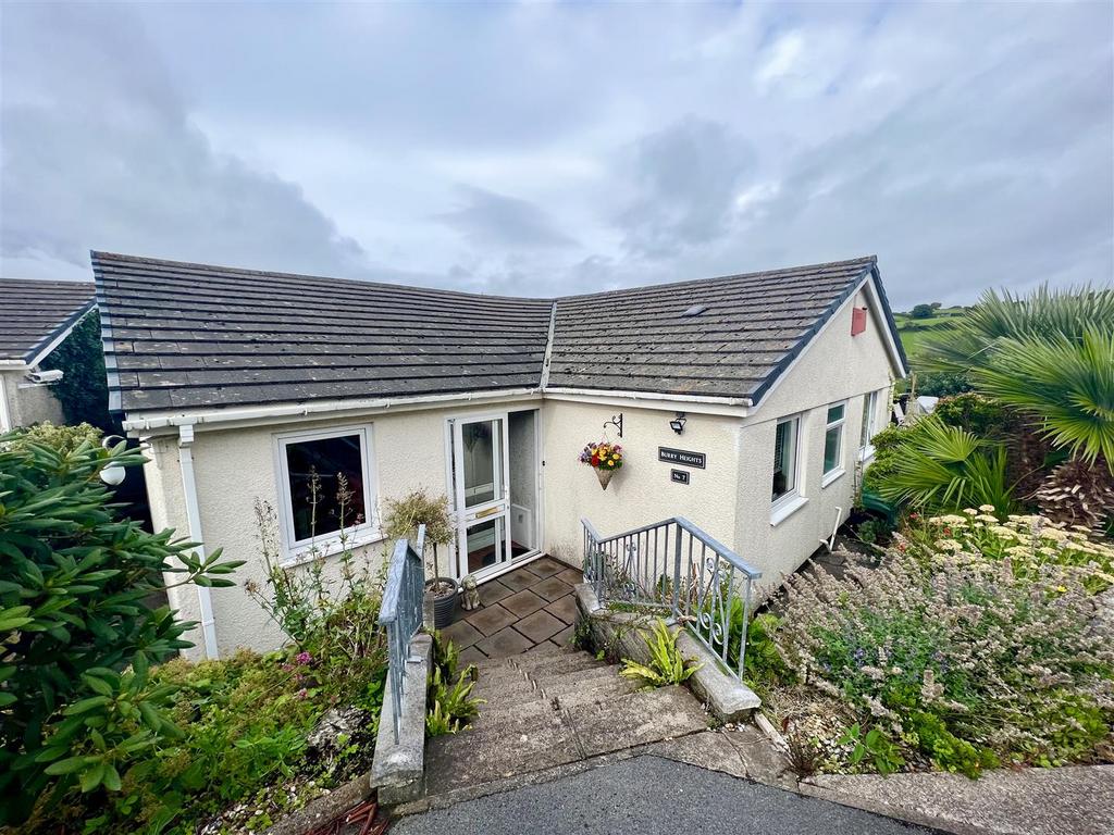 Golwg Y Mor, Penclawdd, Swansea 3 bed detached bungalow for sale £400,000