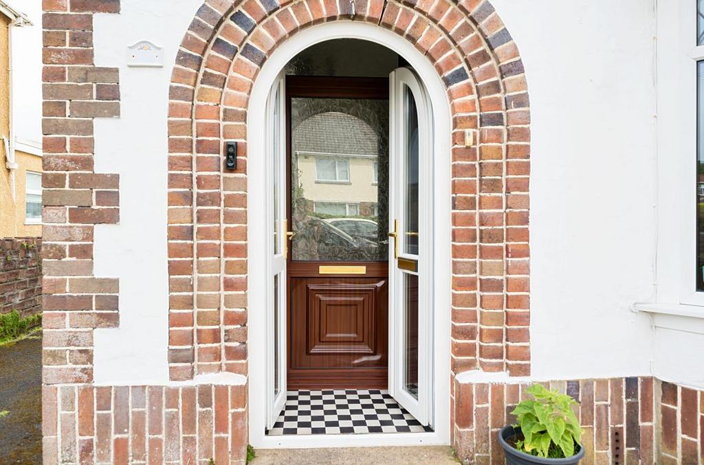 Denham Avenue, Llanelli 3 bed semidetached house for sale £250,000