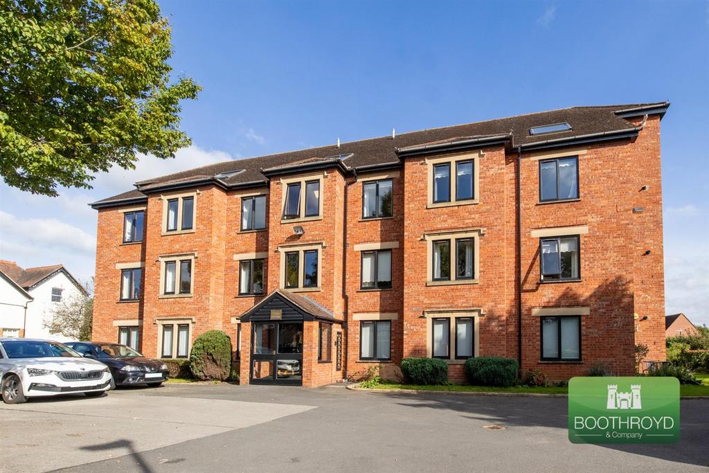 Field House, Priory Road, Kenilworth 2 bed apartment £240,000