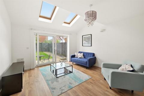 4 bedroom terraced house for sale - Poynder Drive, Snodland, ME6