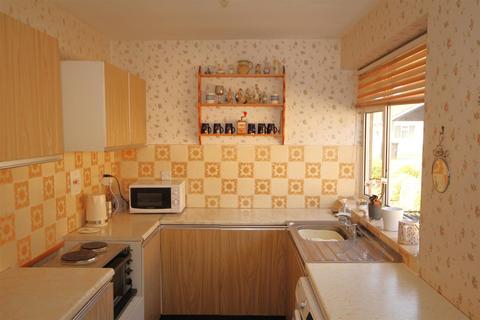 2 bedroom detached bungalow for sale - Holly Tree Lane, Dunnington, York, YO19