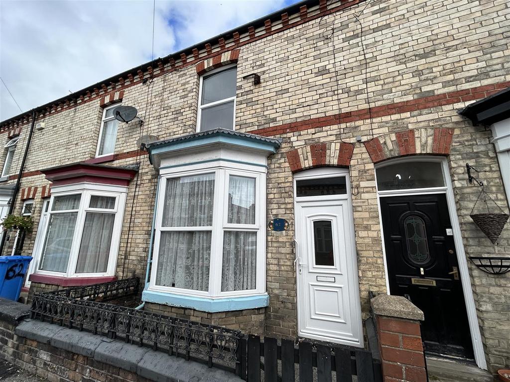 Hampton Road, Scarborough 2 bed terraced house £730 pcm (£168 pw)