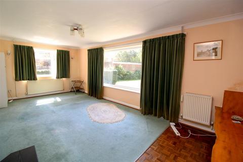 4 bedroom detached bungalow for sale - North Way, Seaford