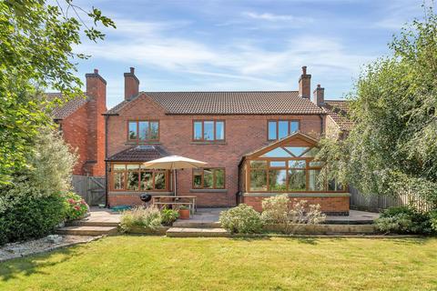 5 bedroom detached house for sale - Melton Road, Long Clawson