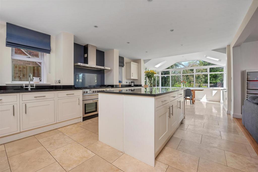 Living/dining kitchen